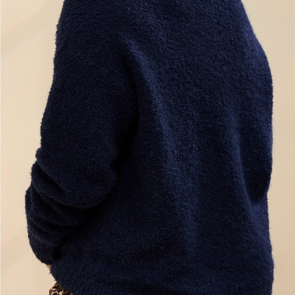 Aerie Women’s V-Neck Sweater - Picture 4 of 5